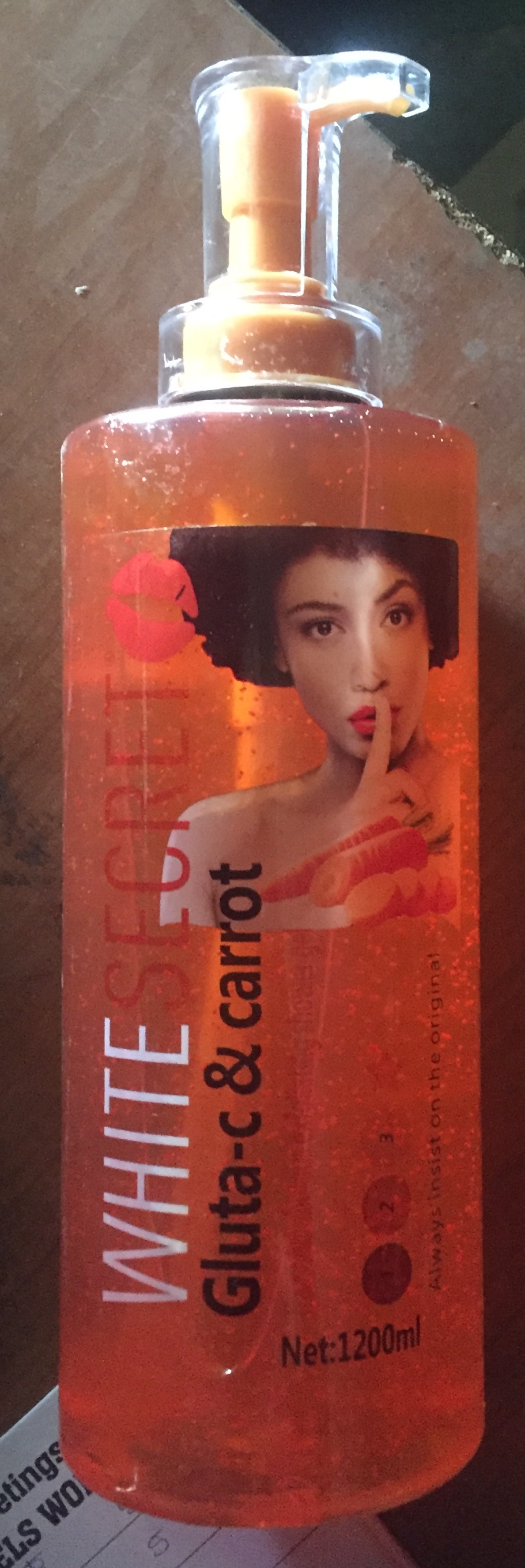 White Secret Gluta-C & Carrot Shower Gel
