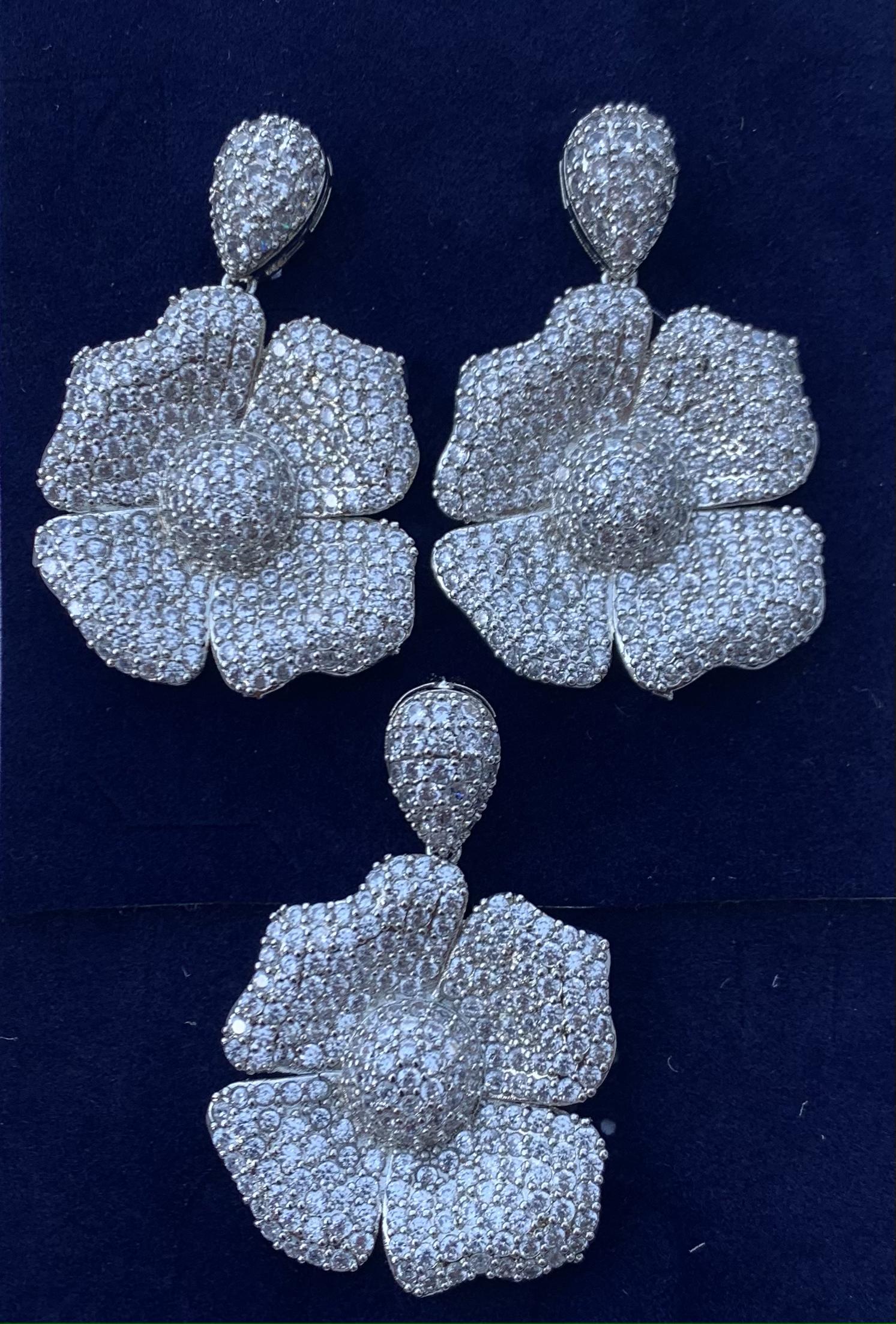 Silver zirconia set